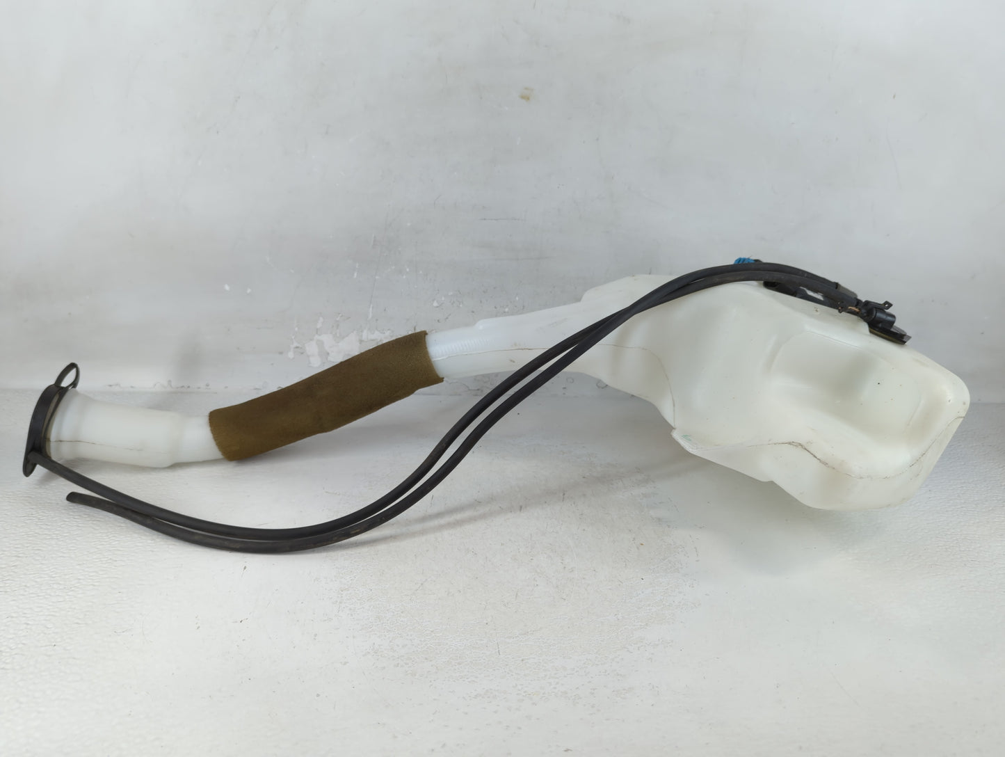 Chevrolet Traverse Windshield Washer Fluid Reservoir Bottle Oem - Oemusedautoparts1.com