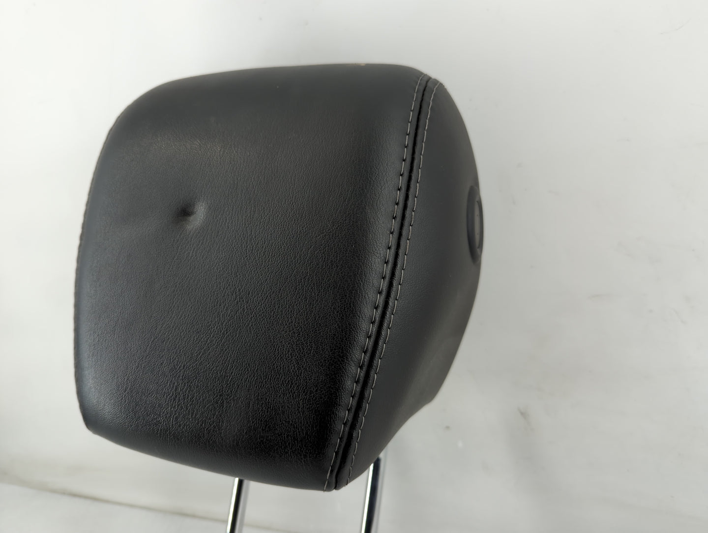 2017 Chevrolet Traverse Headrest Head Rest Front Driver Passenger Seat Fits OEM Used Auto Parts - Oemusedautoparts1.com