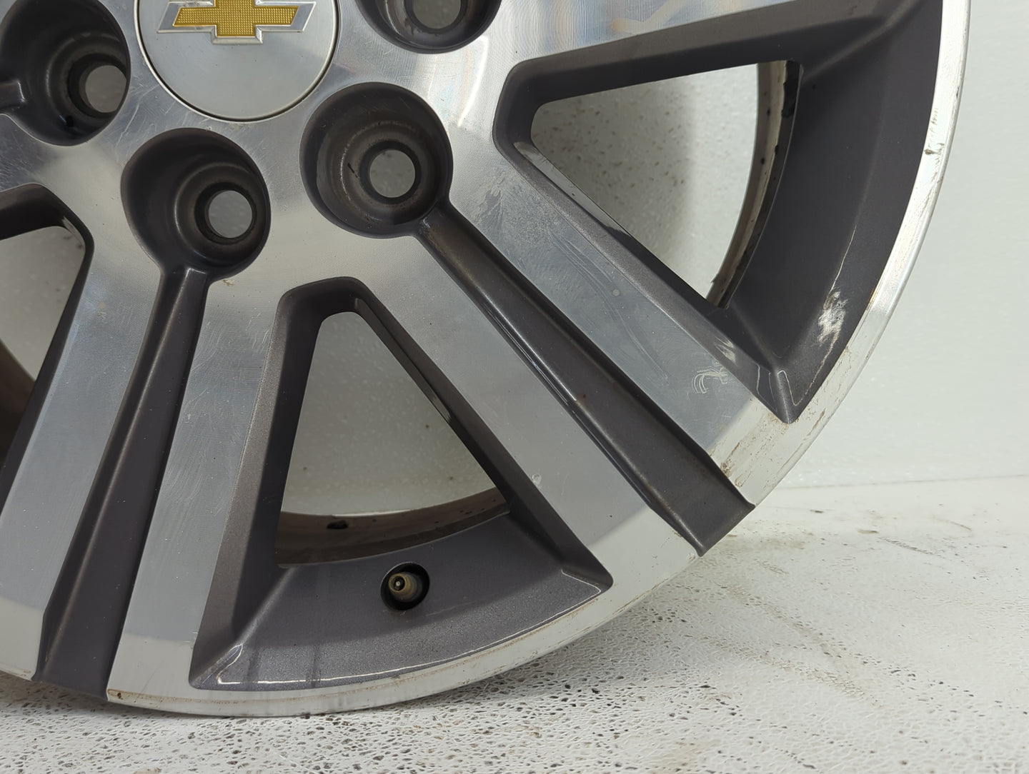 2015-2017 Chevrolet Traverse Oem Wheel Rim Chrome - Oemusedautoparts1.com