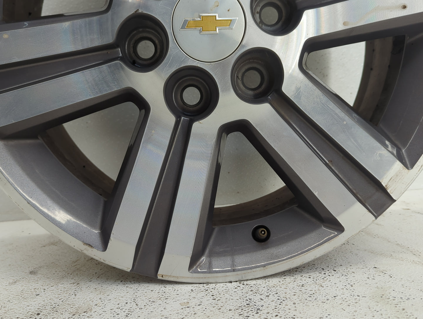 2015-2017 Chevrolet Traverse Oem Wheel Rim Chrome - Oemusedautoparts1.com