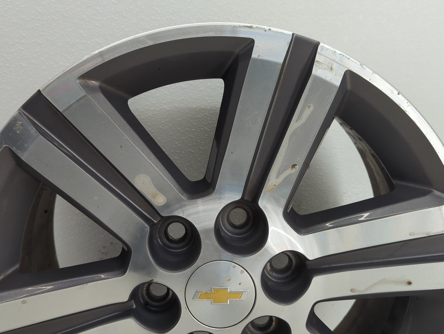 2015-2017 Chevrolet Traverse Oem Wheel Rim Chrome - Oemusedautoparts1.com