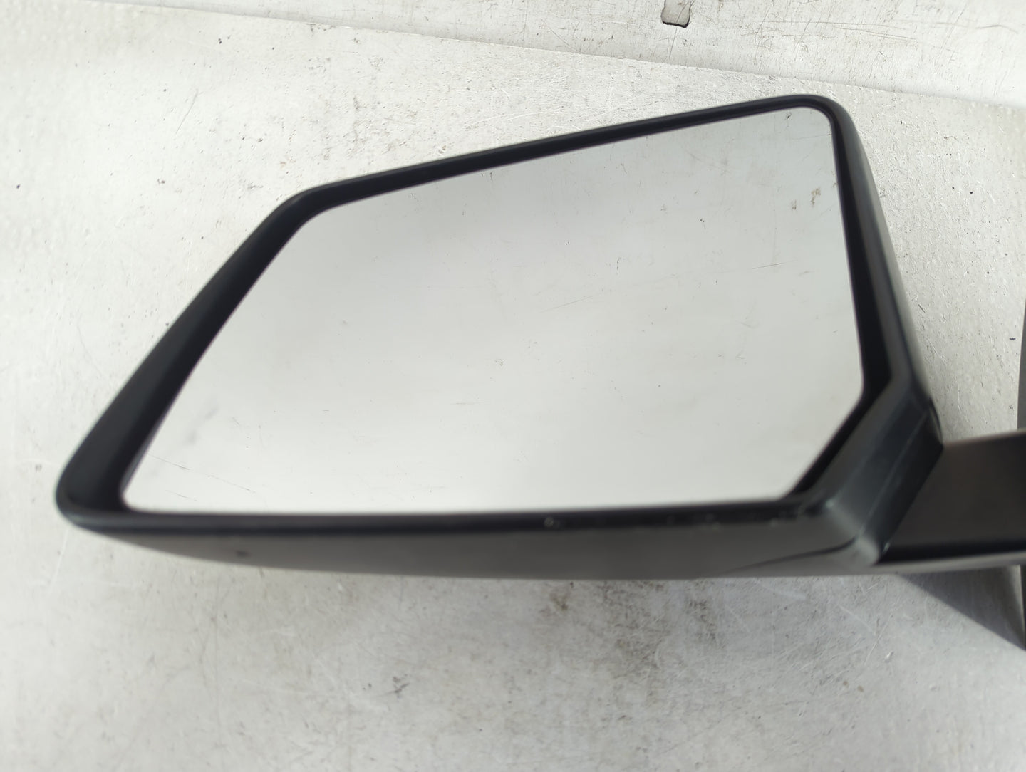 2015-2017 Chevrolet Traverse Driver Side View Mirror - Left Door Mirror OEM Used - Oemusedautoparts1.com