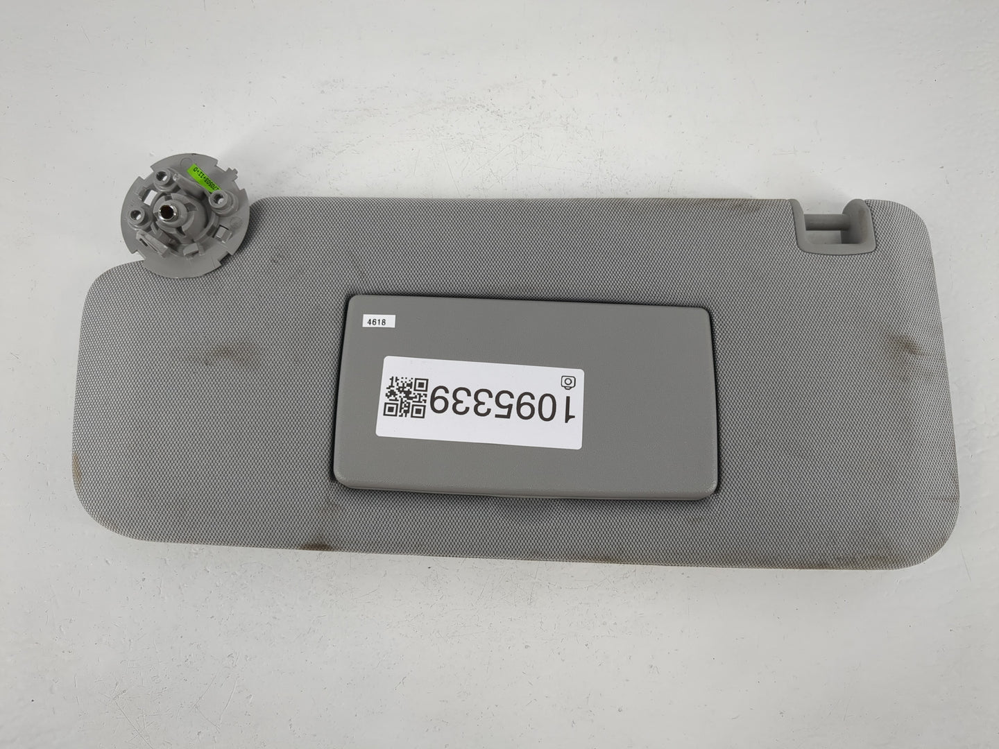 2017-2021 Chevrolet Trax Sun Visor Shade Replacement Driver Left Mirror Fits Fits 2017 2018 2019 2020 2021 OEM Used Auto Par
