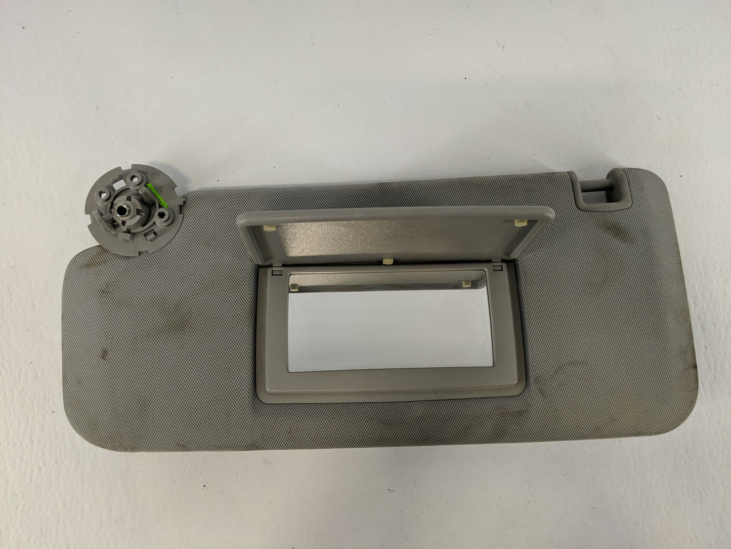 2017-2021 Chevrolet Trax Sun Visor Shade Replacement Driver Left Mirror Fits Fits 2017 2018 2019 2020 2021 OEM Used Auto Par
