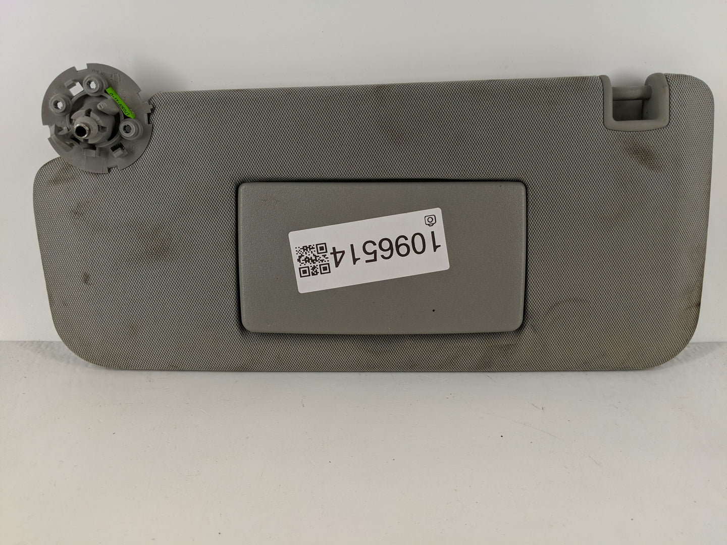 2017-2021 Chevrolet Trax Sun Visor Shade Replacement Driver Left Mirror Fits Fits 2017 2018 2019 2020 2021 OEM Used Auto Par