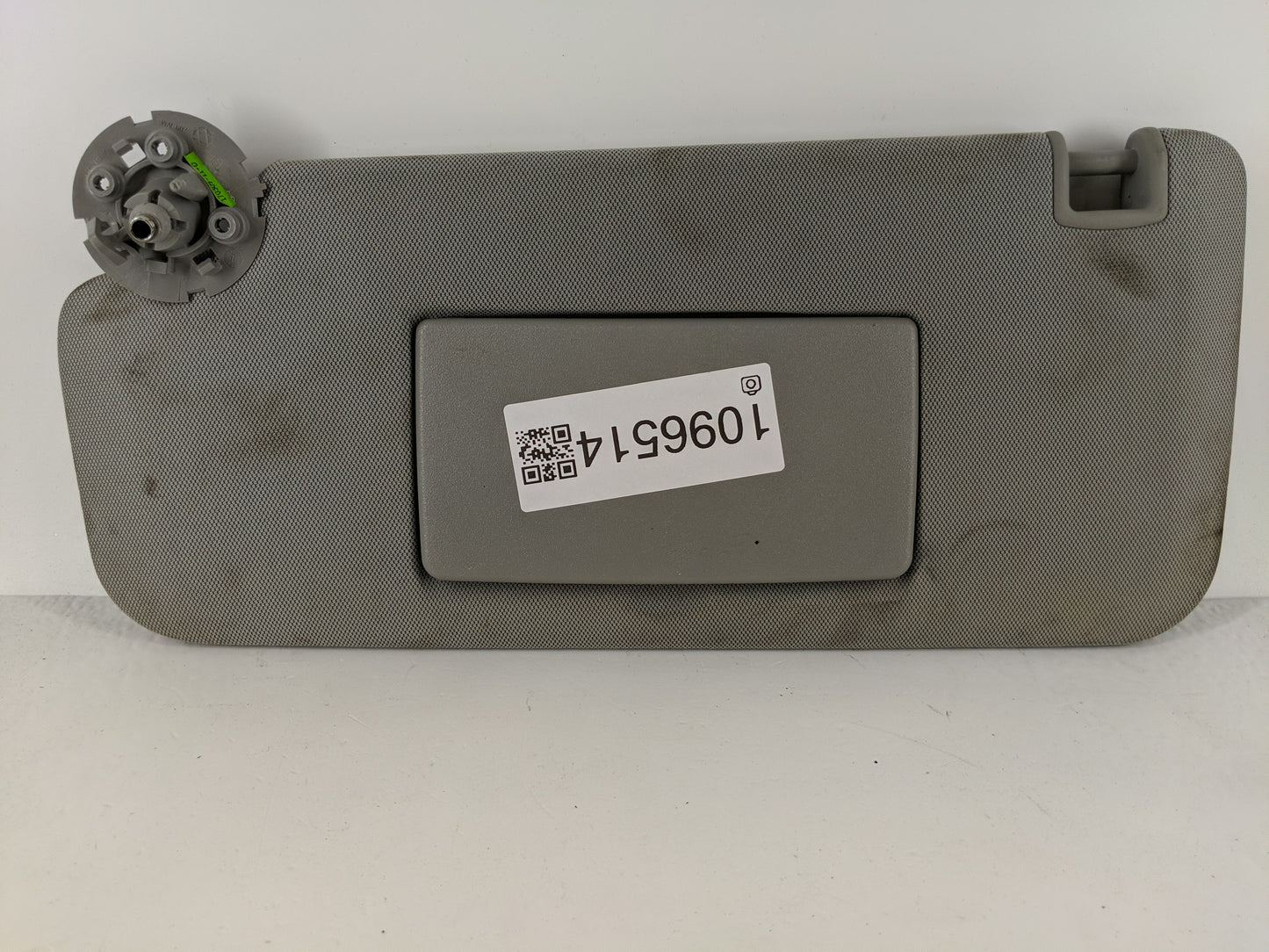 2017-2021 Chevrolet Trax Sun Visor Shade Replacement Driver Left Mirror Fits Fits 2017 2018 2019 2020 2021 OEM Used Auto Par