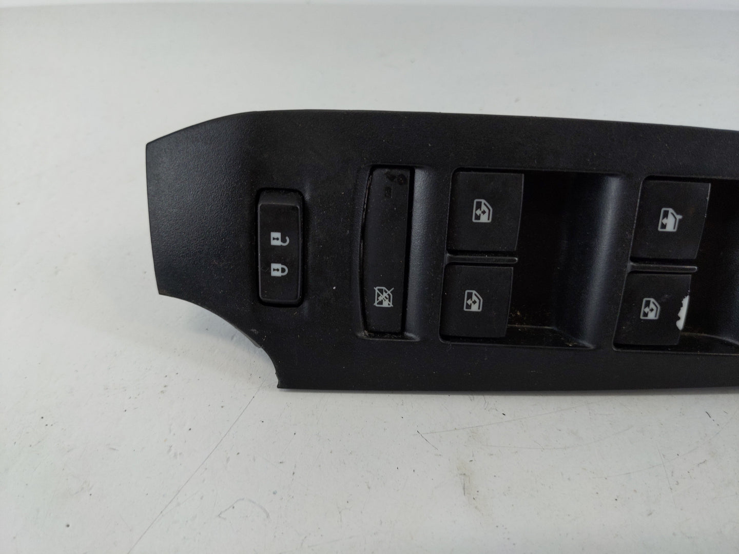 2017-2021 Chevrolet Trax Master Power Window Switch Replacement Driver Side Left P/N:42406141 Fits Fits 2017 2018 2019 2020 