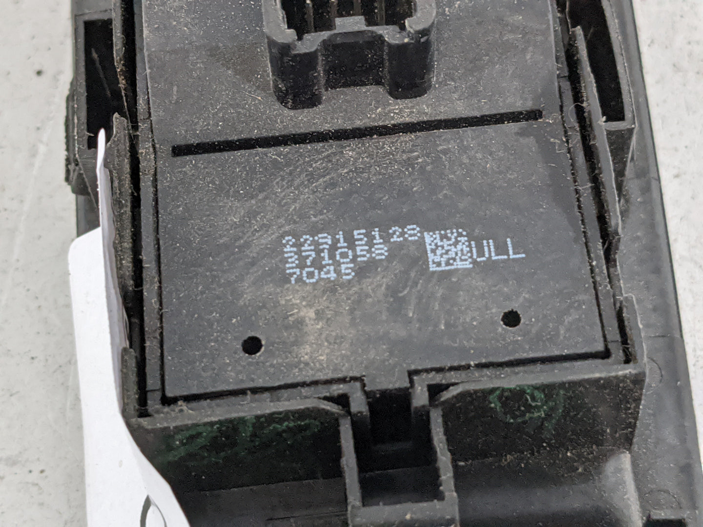 2017-2021 Chevrolet Trax Master Power Window Switch Replacement Driver Side Left P/N:22915128 Fits Fits 2017 2018 2019 2020 