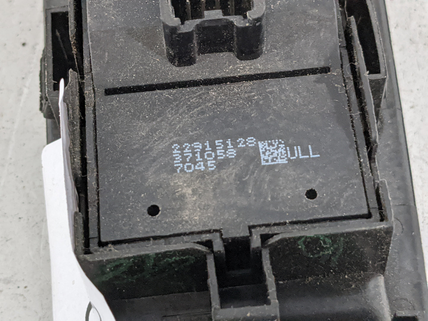 2017-2021 Chevrolet Trax Master Power Window Switch Replacement Driver Side Left P/N:22915128 Fits Fits 2017 2018 2019 2020 