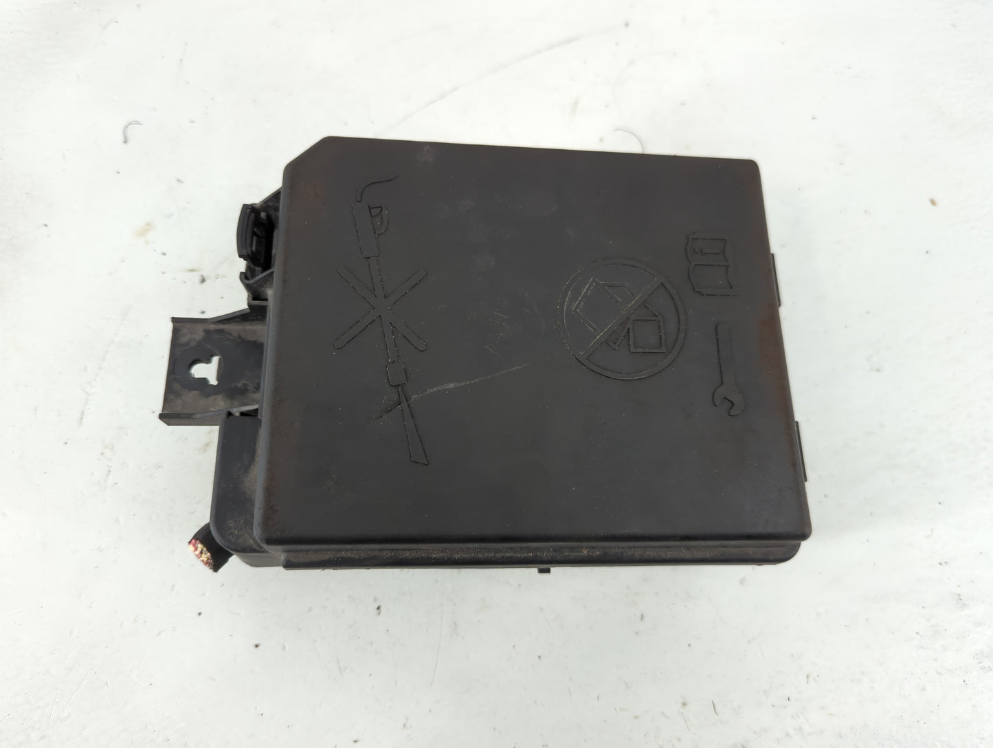 2017 Chevrolet Trax Fusebox Fuse Box Panel Relay Module P/N:42397194 Fits OEM Used Auto Parts - Oemusedautoparts1.com