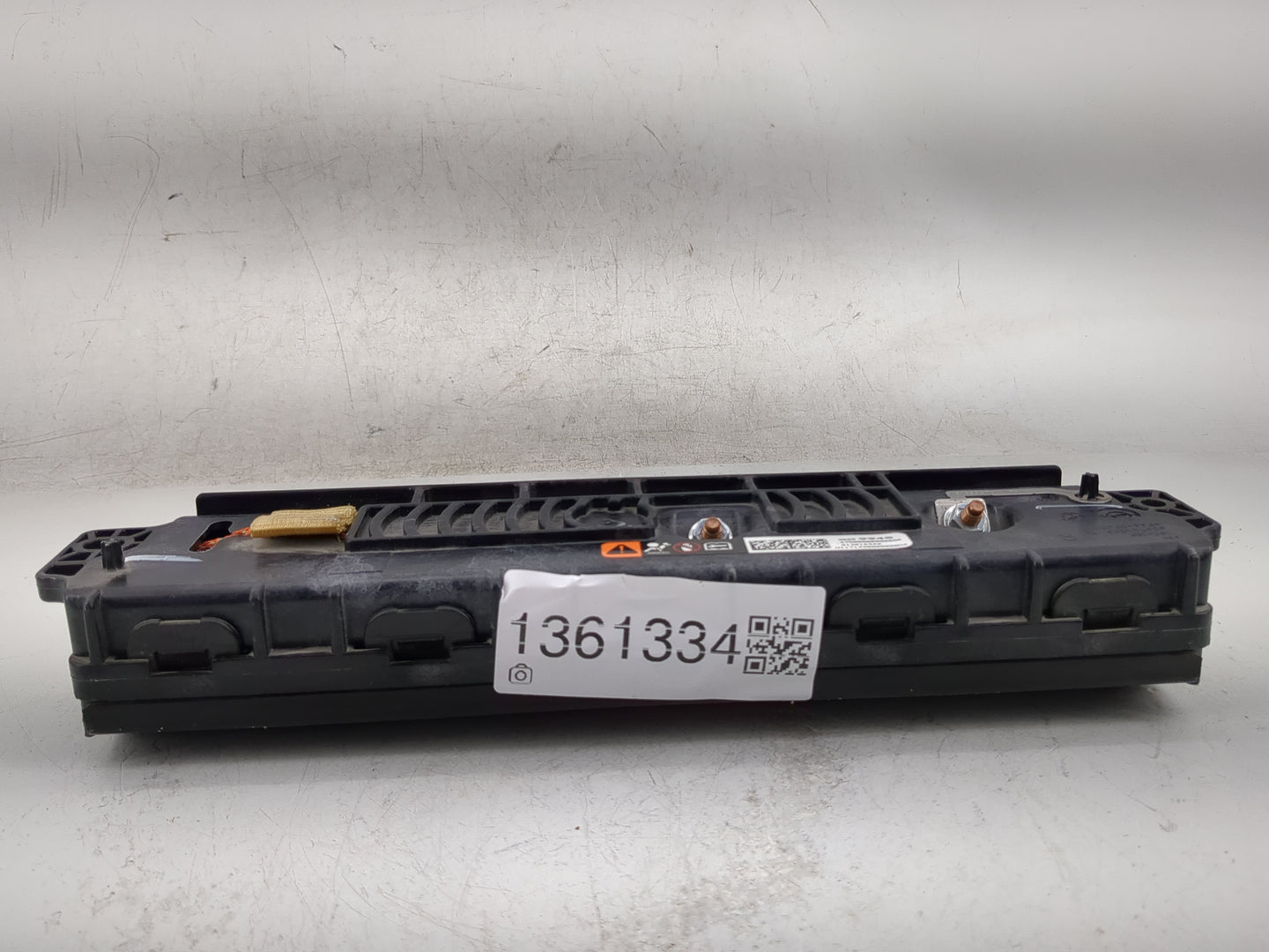 2013-2017 Chevrolet Trax Air Bag Passenger Right Knee OEM P/N:95259945 Fits Fits 2013 2014 2015 2016 2017 OEM Used Auto Part