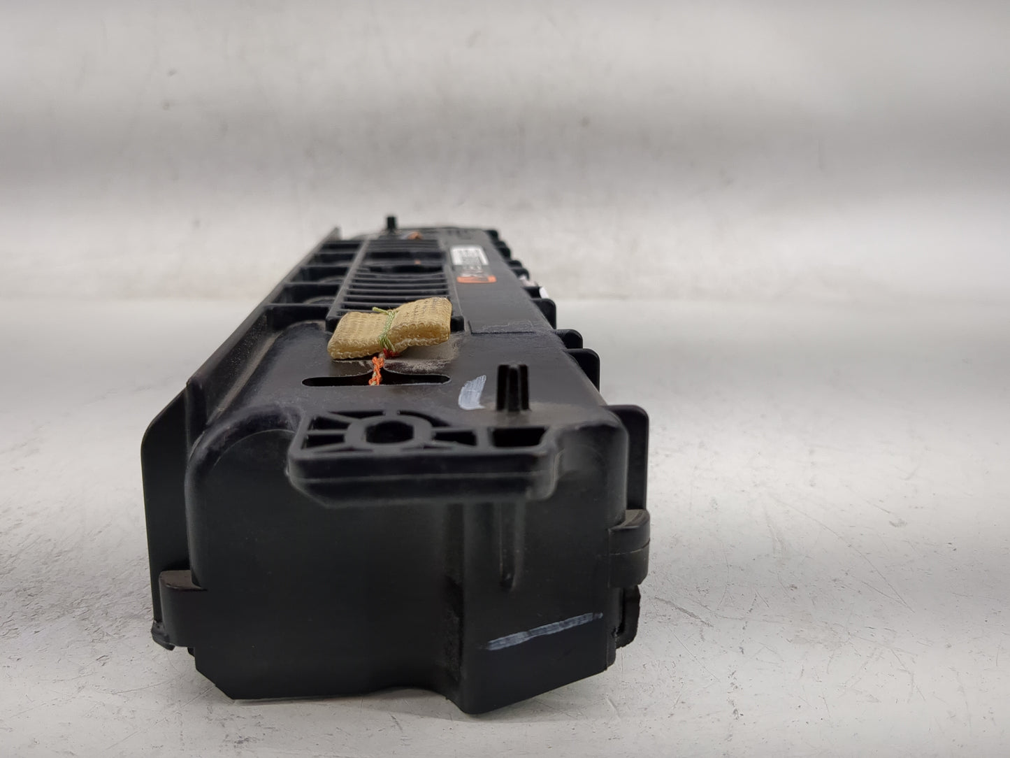 2013-2017 Chevrolet Trax Air Bag Passenger Right Knee OEM P/N:95259945 Fits Fits 2013 2014 2015 2016 2017 OEM Used Auto Part
