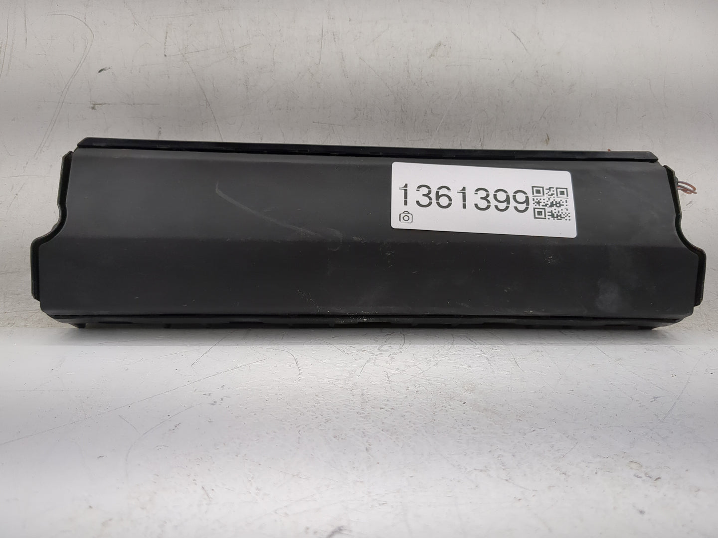 2013-2017 Chevrolet Trax Air Bag Driver Left Knee OEM P/N:9525 9946 Fits Fits 2013 2014 2015 2016 2017 OEM Used Auto Parts -