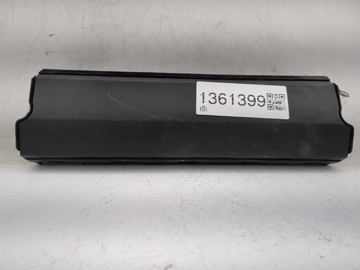 2013-2017 Chevrolet Trax Air Bag Driver Left Knee OEM P/N:9525 9946 Fits Fits 2013 2014 2015 2016 2017 OEM Used Auto Parts -