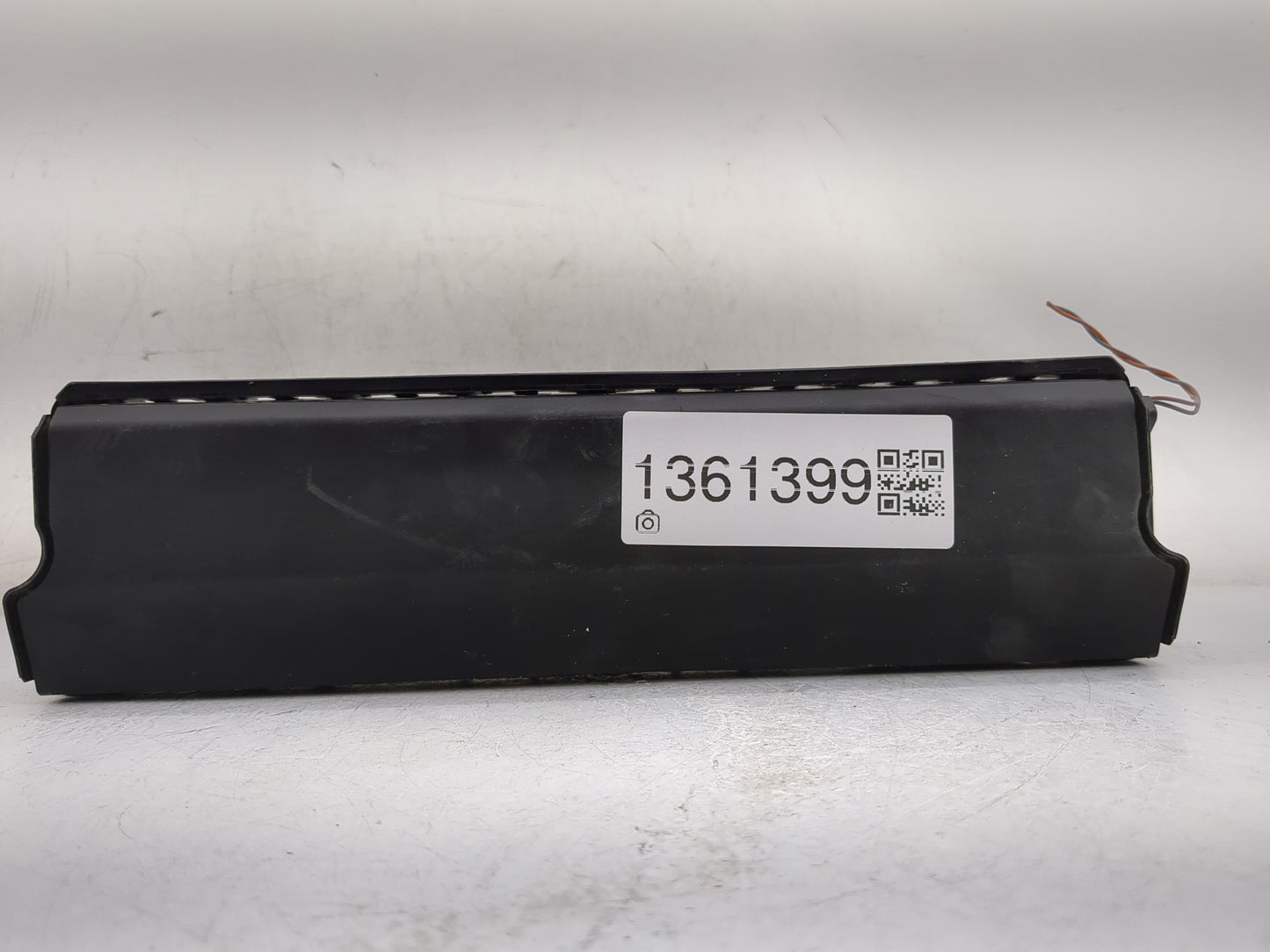 2013-2017 Chevrolet Trax Air Bag Driver Left Knee OEM P/N:9525 9946 Fits Fits 2013 2014 2015 2016 2017 OEM Used Auto Parts -