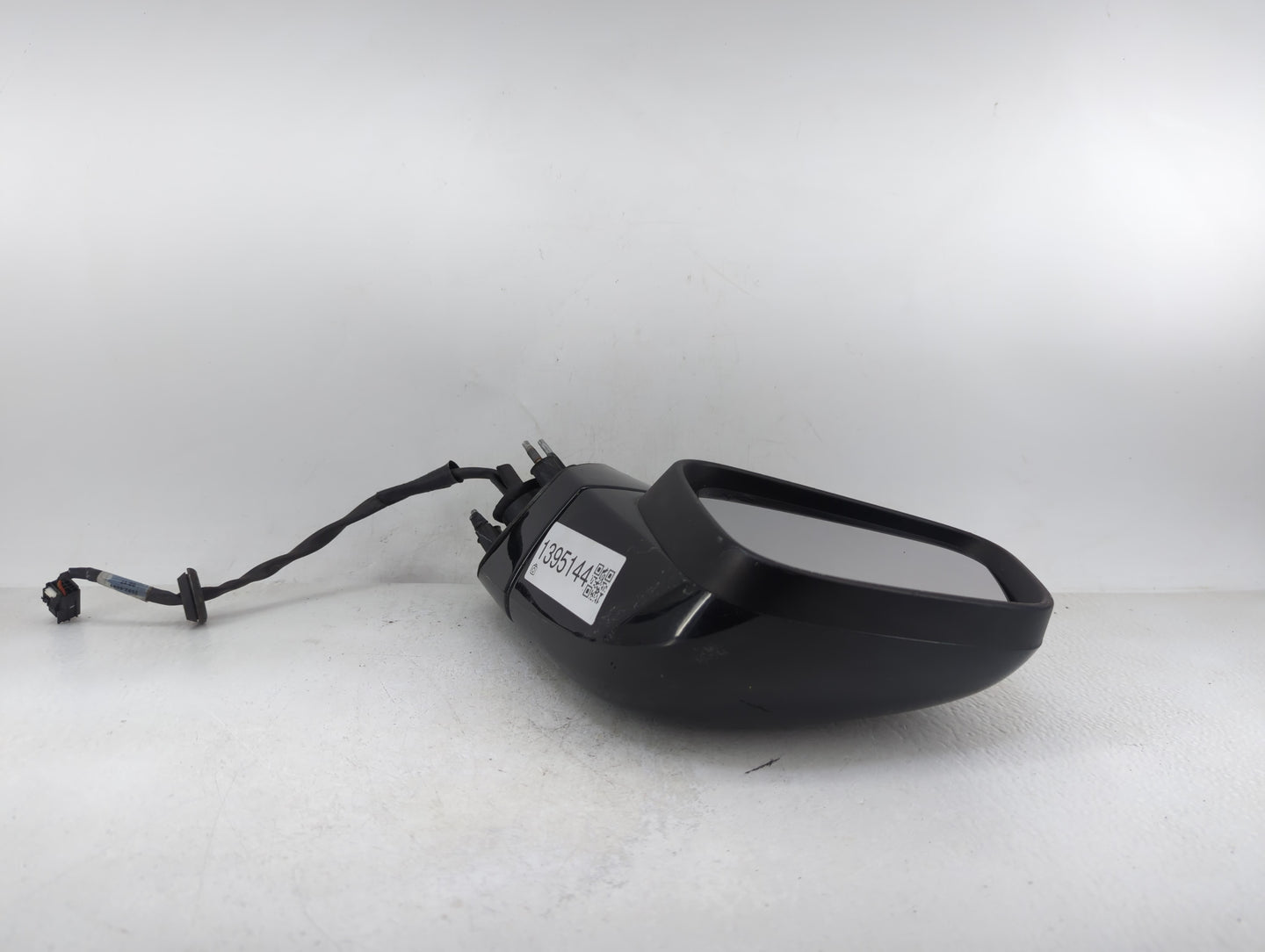 2017-2020 Chevrolet Trax Driver Side View Mirror - Left Door Mirror OEM Used - Oemusedautoparts1.com