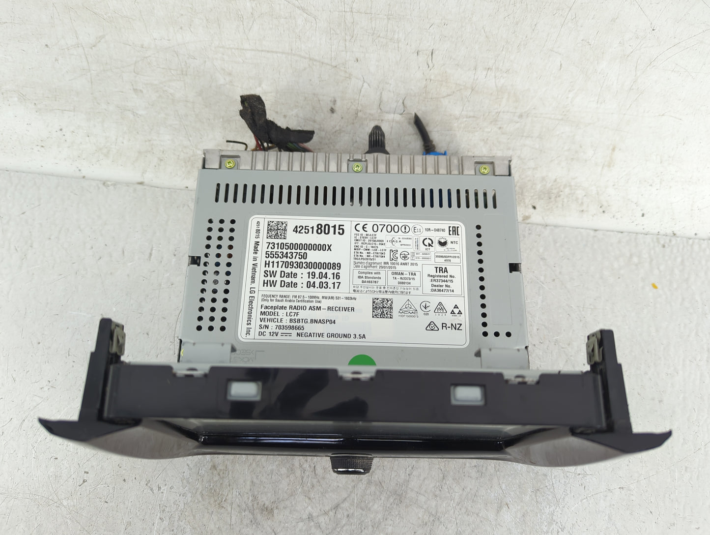 2017 Chevrolet Trax Radio AM FM Cd Player Receiver Replacement P/N:42518015 Fits OEM Used Auto Parts - Oemusedautoparts1.com