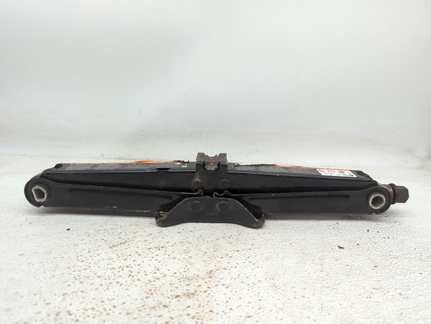 2017 Chevrolet Trax Spare Scissor Car Jack - Oemusedautoparts1.com