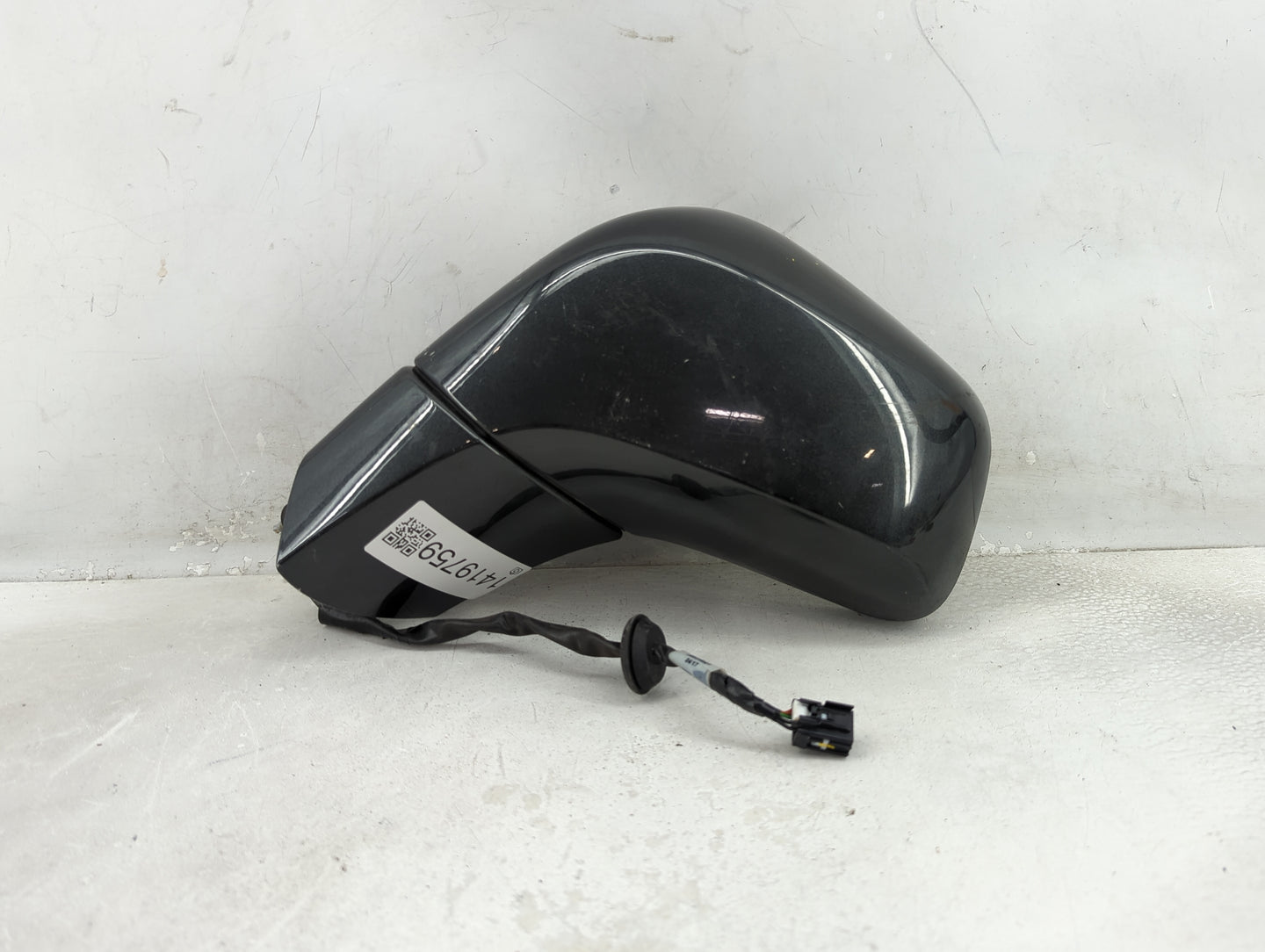 2017-2020 Chevrolet Trax Driver Side View Mirror - Left Door Mirror OEM Used - Oemusedautoparts1.com