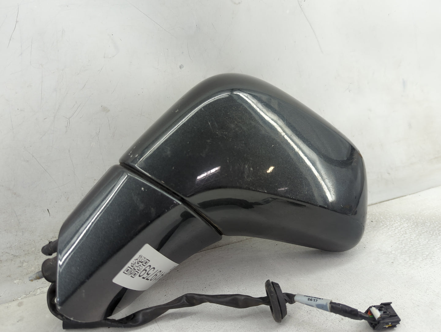 2017-2020 Chevrolet Trax Driver Side View Mirror - Left Door Mirror OEM Used - Oemusedautoparts1.com