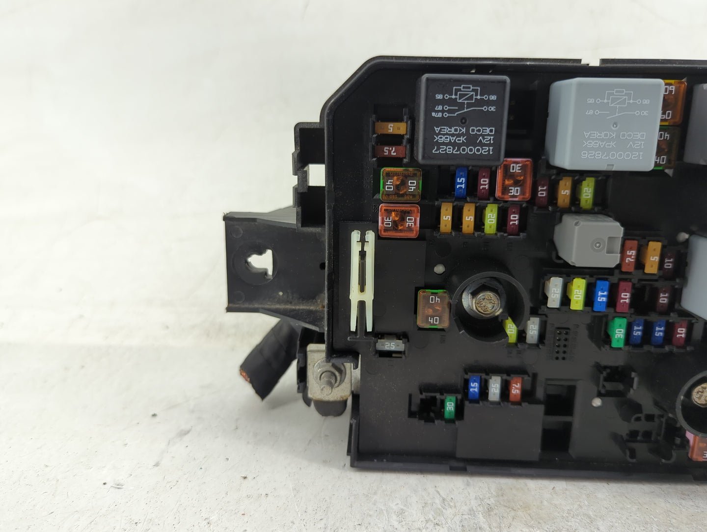 2017 Chevrolet Trax Fusebox Fuse Box Panel Relay Module Fits OEM Used Auto Parts - Oemusedautoparts1.com