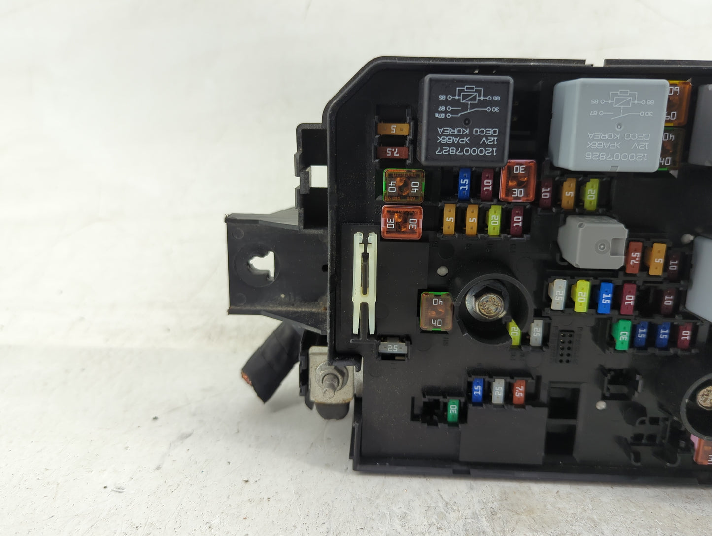 2017 Chevrolet Trax Fusebox Fuse Box Panel Relay Module Fits OEM Used Auto Parts - Oemusedautoparts1.com
