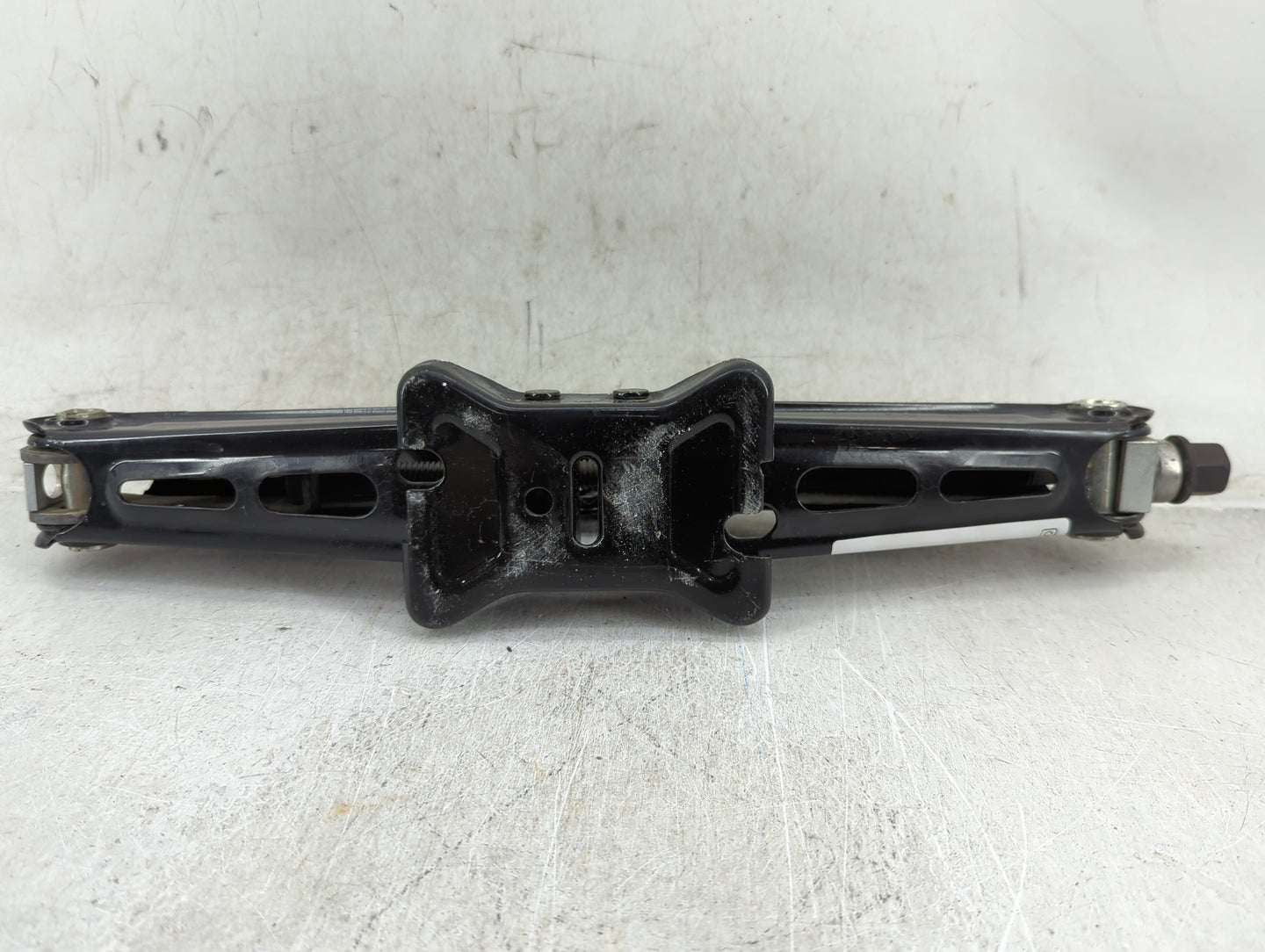 2017 Chevrolet Trax Spare Scissor Car Jack - Oemusedautoparts1.com