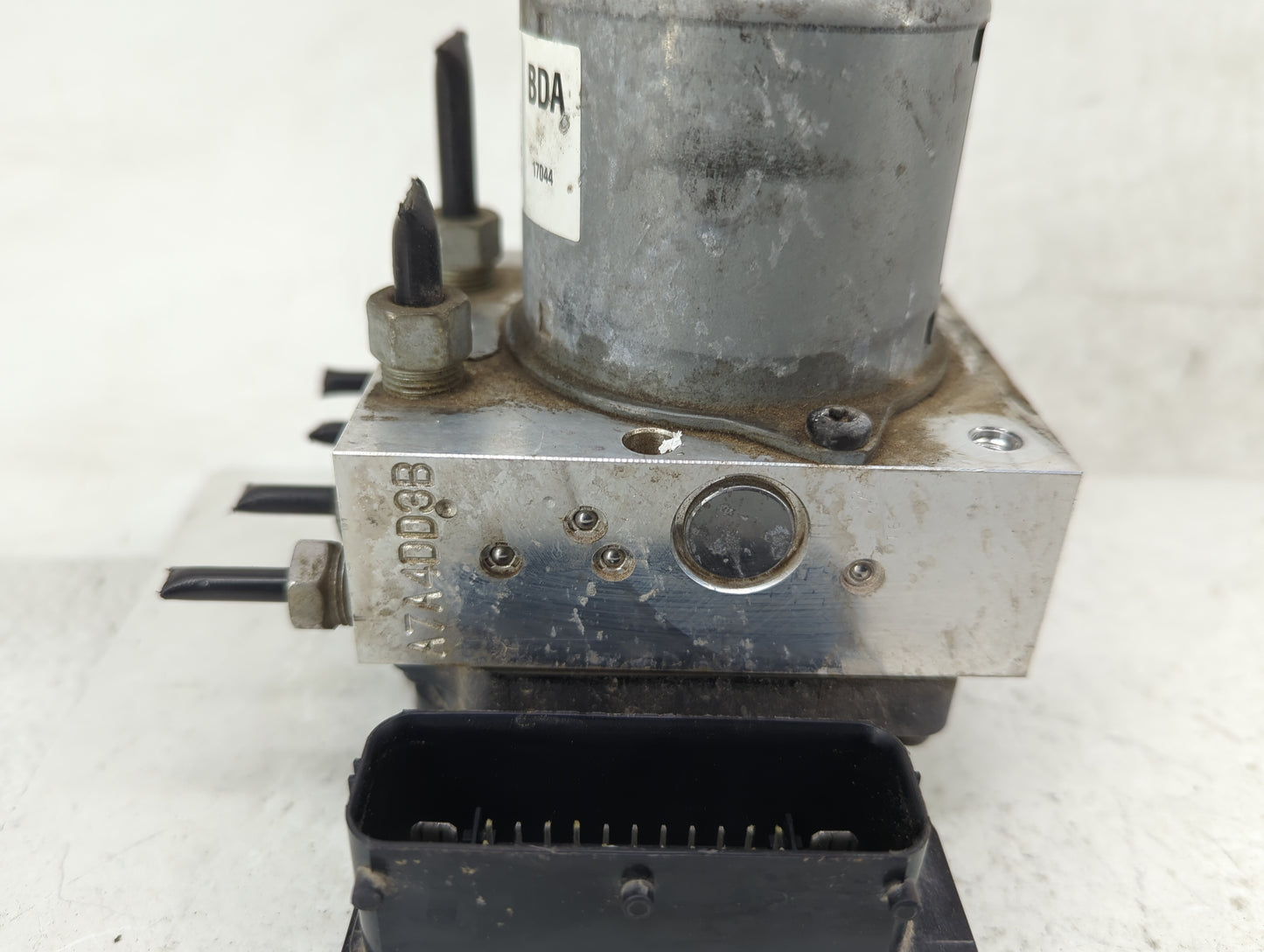 2017-2021 Chevrolet Trax ABS Pump Control Module Replacement P/N:42520669 Fits Fits 2017 2018 2019 2020 2021 OEM Used Auto P