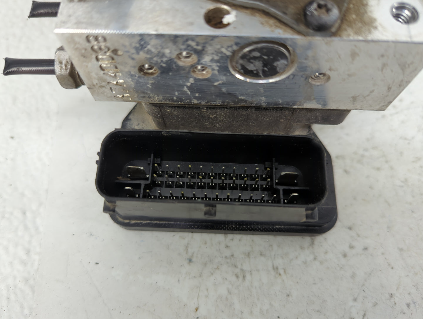 2017-2021 Chevrolet Trax ABS Pump Control Module Replacement P/N:42520669 Fits Fits 2017 2018 2019 2020 2021 OEM Used Auto P