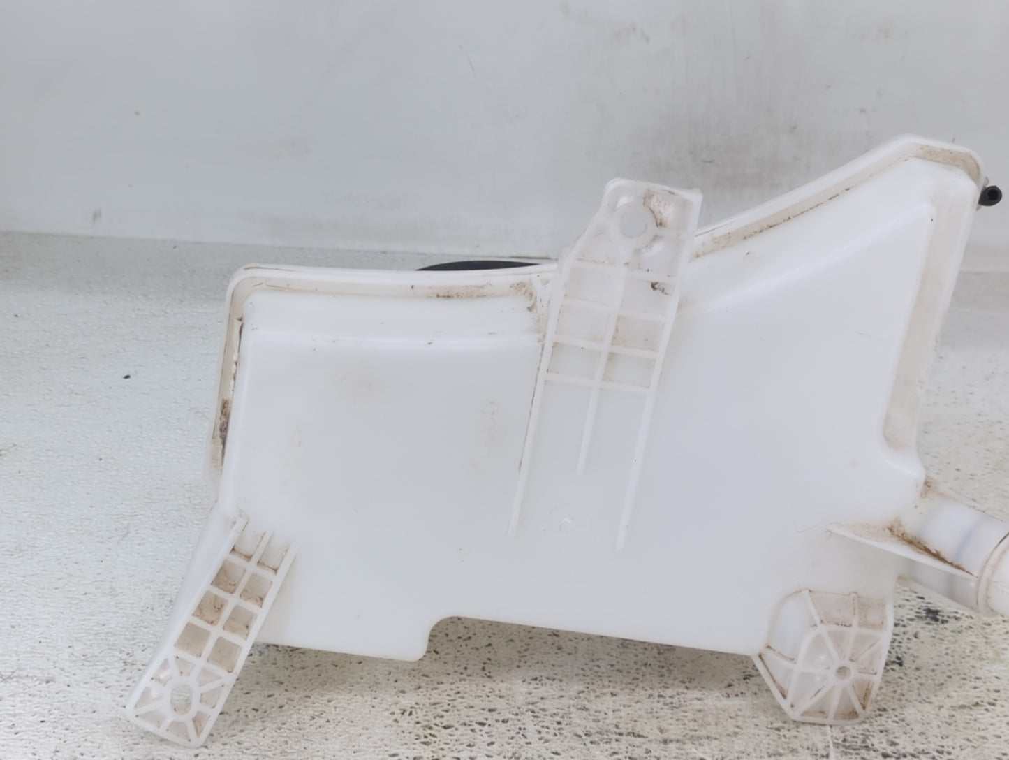 2015-2021 Chevrolet Trax Windshield Washer Fluid Reservoir Bottle Oem - Oemusedautoparts1.com