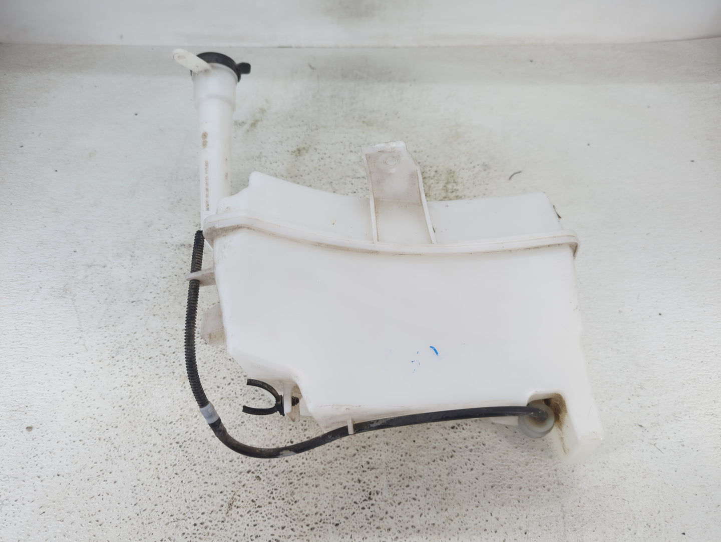 2015-2021 Chevrolet Trax Windshield Washer Fluid Reservoir Bottle Oem - Oemusedautoparts1.com