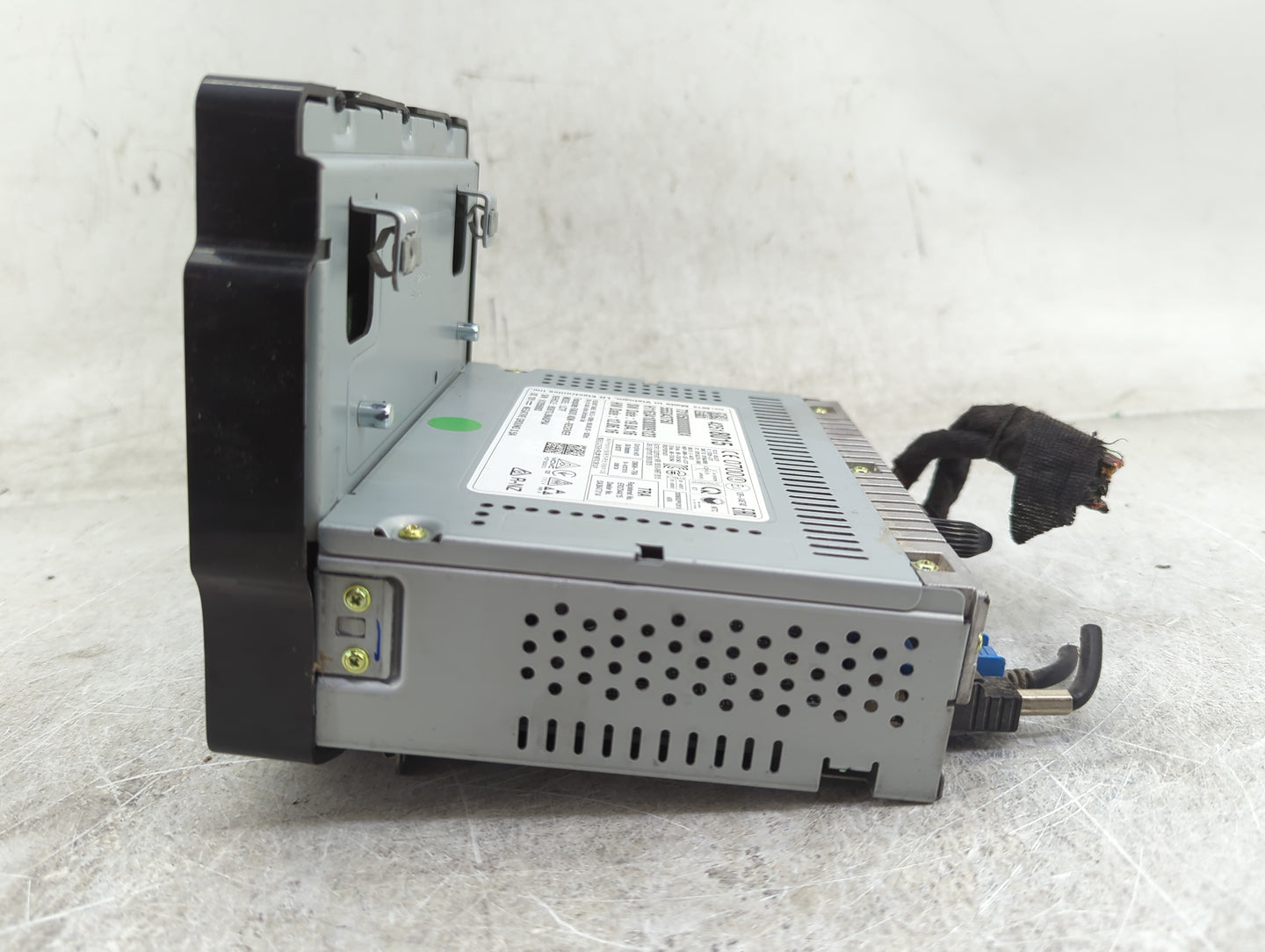 2017-2020 Chevrolet Trax Radio AM FM Cd Player Receiver Replacement P/N:42518015 555343750 Fits Fits 2017 2018 2019 2020 OEM