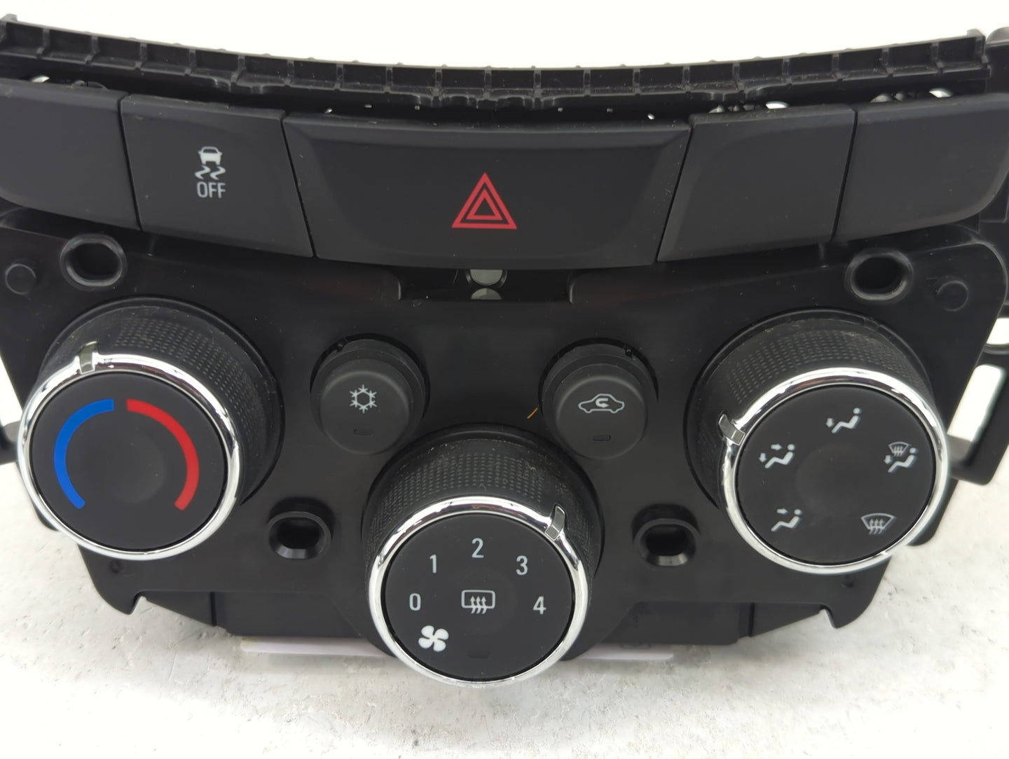 2017-2021 Chevrolet Trax Climate Control Module Temperature AC/Heater Replacement P/N:42521436 545329302 Fits OEM Used Auto 