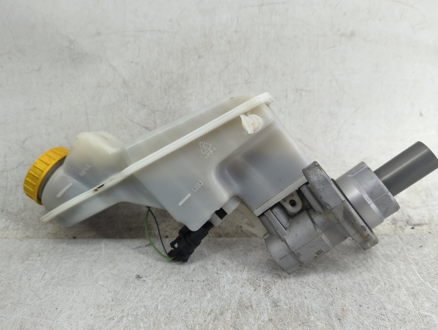 2013-2021 Chevrolet Trax Brake Master Cylinder - Oemusedautoparts1.com