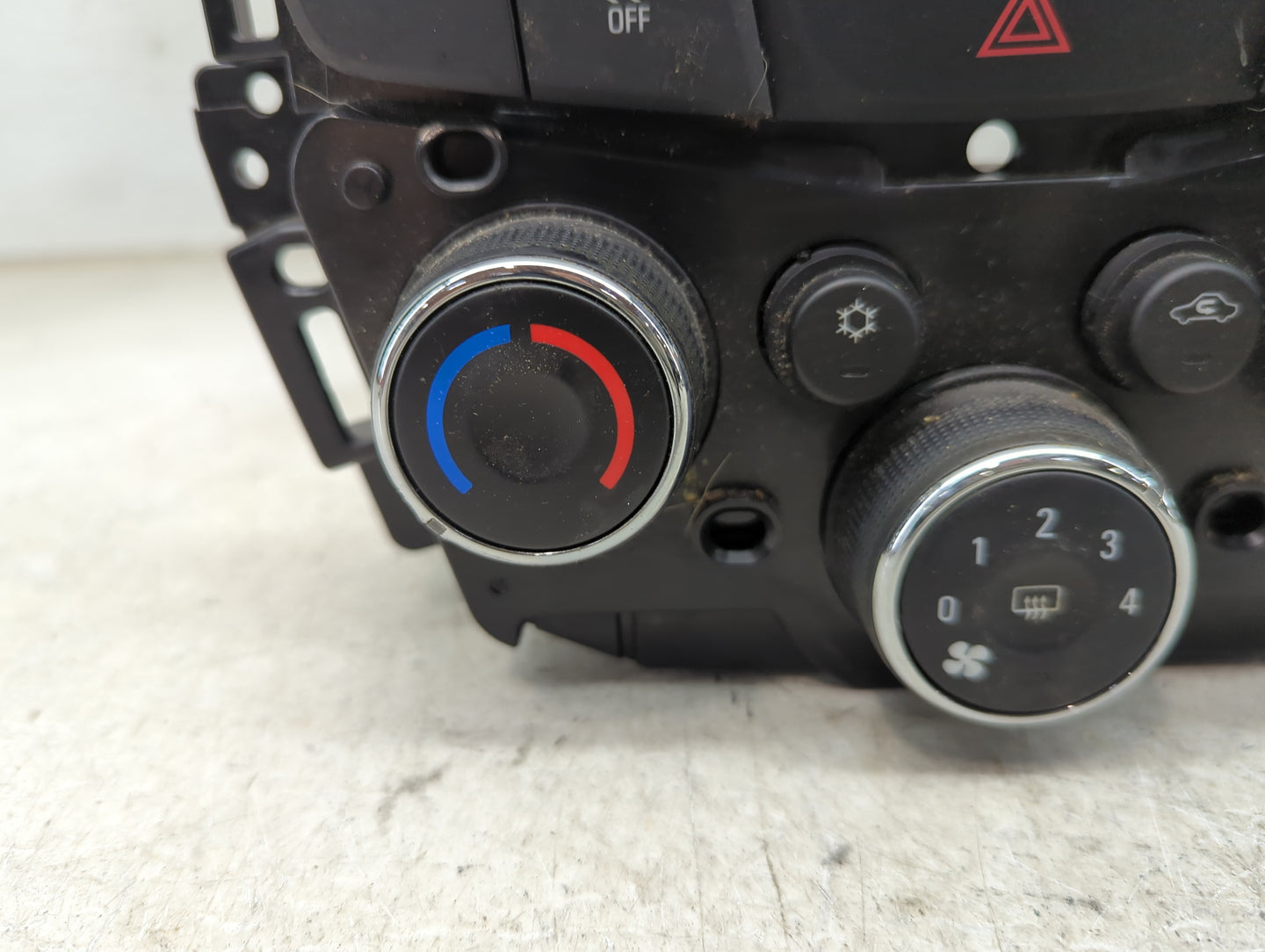 2017-2021 Chevrolet Trax Climate Control Module Temperature AC/Heater Replacement P/N:42521436 3239800000000X Fits OEM Used 