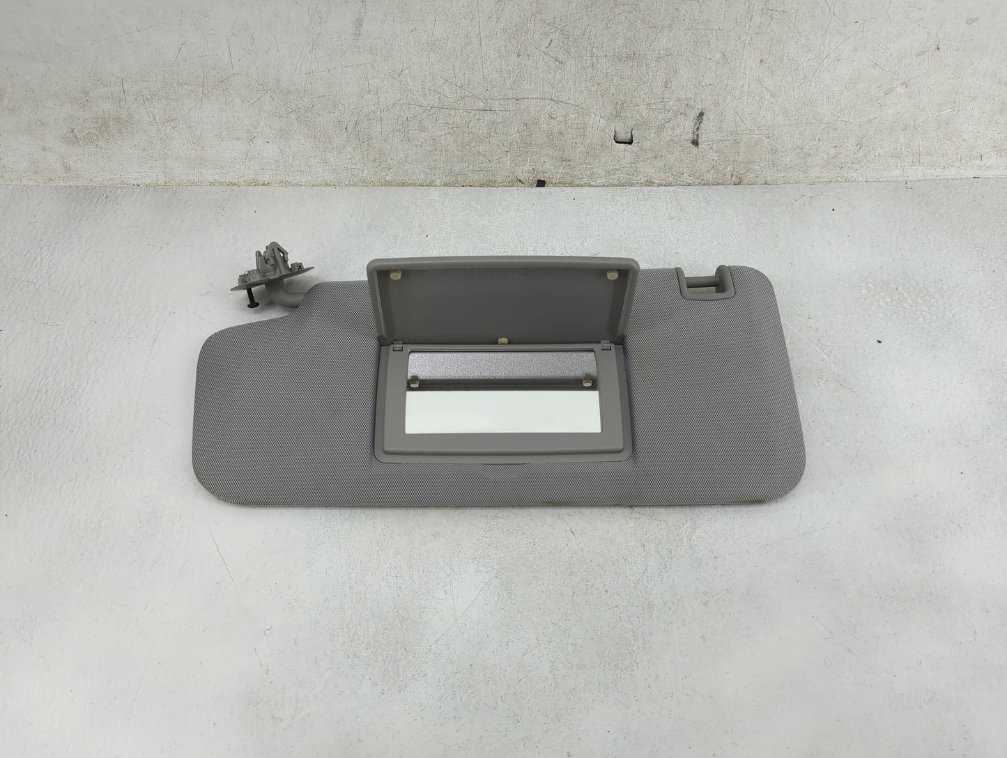 2017-2021 Chevrolet Trax Sun Visor Shade Replacement Driver Left Mirror Fits Fits 2017 2018 2019 2020 2021 OEM Used Auto Par