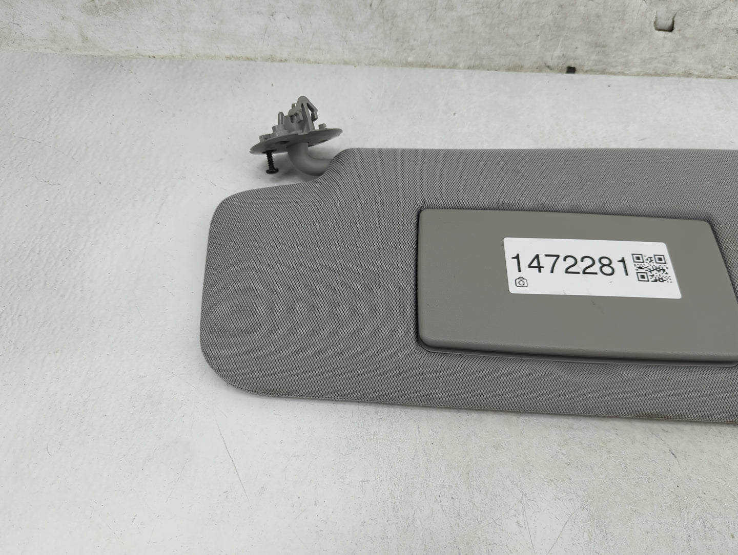 2017-2021 Chevrolet Trax Sun Visor Shade Replacement Driver Left Mirror Fits Fits 2017 2018 2019 2020 2021 OEM Used Auto Par