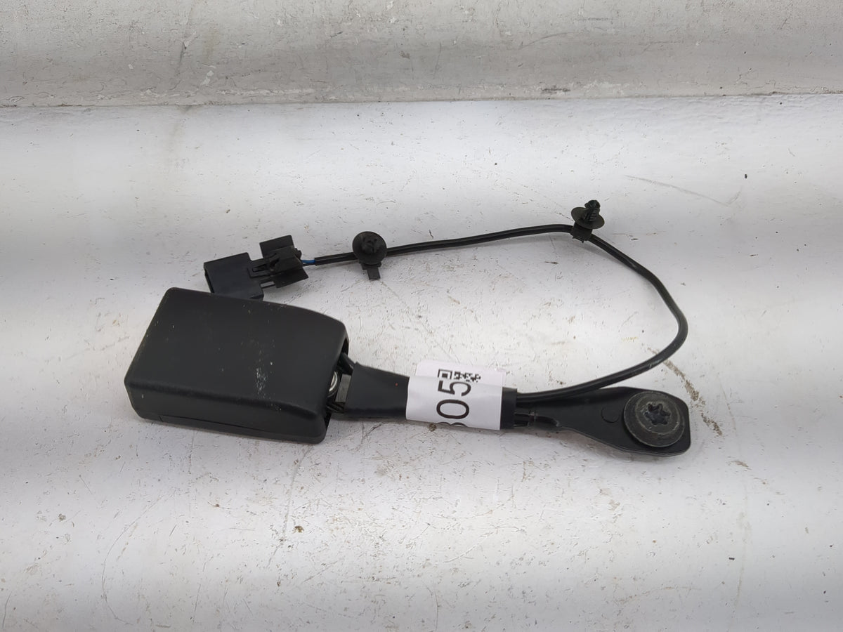 2017-2020 Chevrolet Trax Passenger Front Seatbelt Buckle 1498052 - Oemusedautoparts1.com