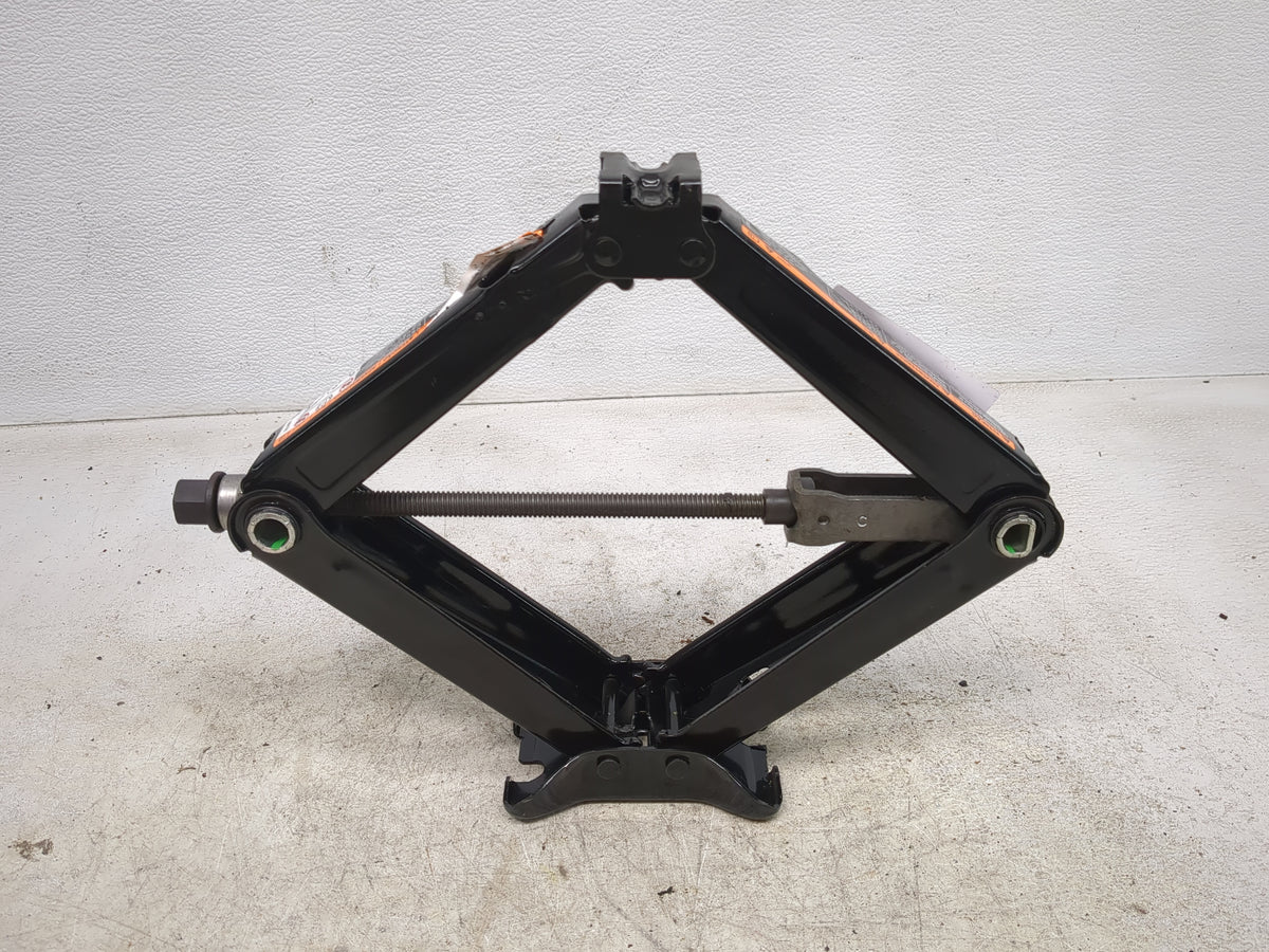 2017 Chevrolet Trax Spare Scissor Car Jack Black - Oemusedautoparts1.com