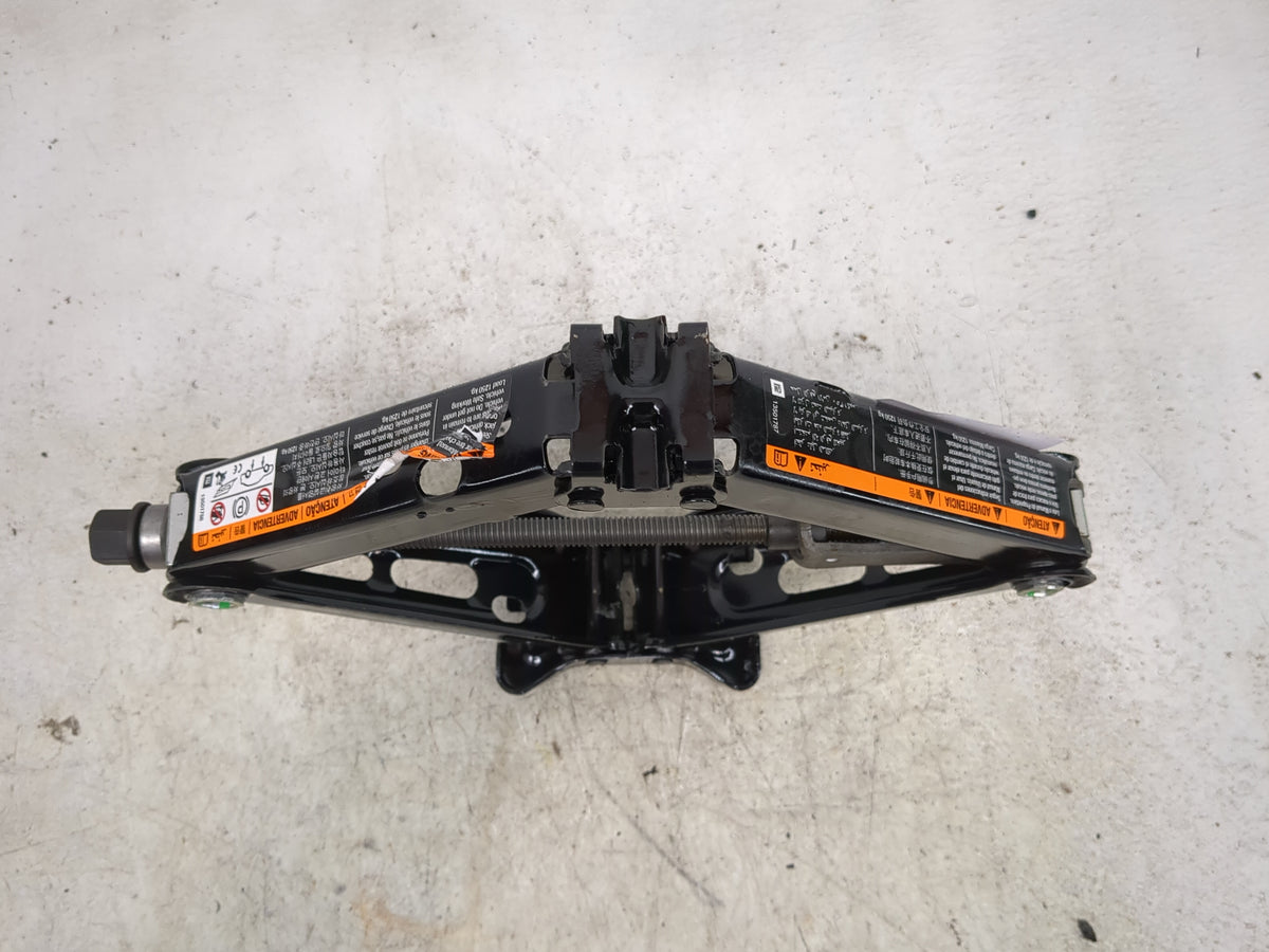 2017 Chevrolet Trax Spare Scissor Car Jack Black - Oemusedautoparts1.com