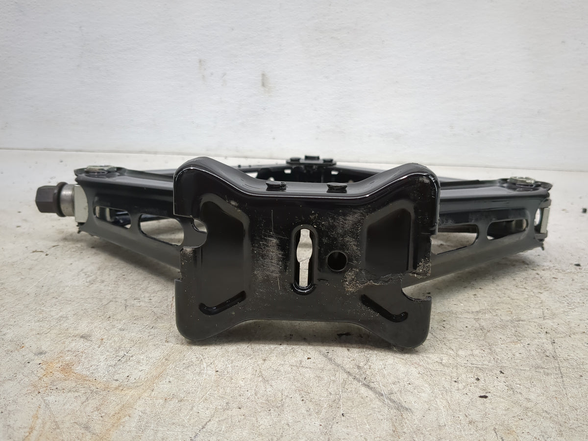 2017 Chevrolet Trax Spare Scissor Car Jack Black - Oemusedautoparts1.com