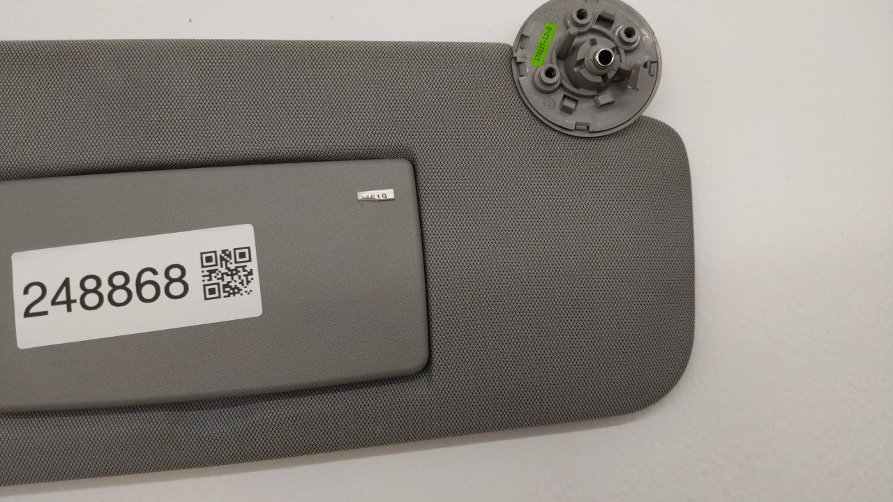 2017-2018 Chevrolet Trax Sun Visor Shade Replacement Passenger Right Mirror Fits Fits 2017 2018 OEM Used Auto Parts - Oemuse