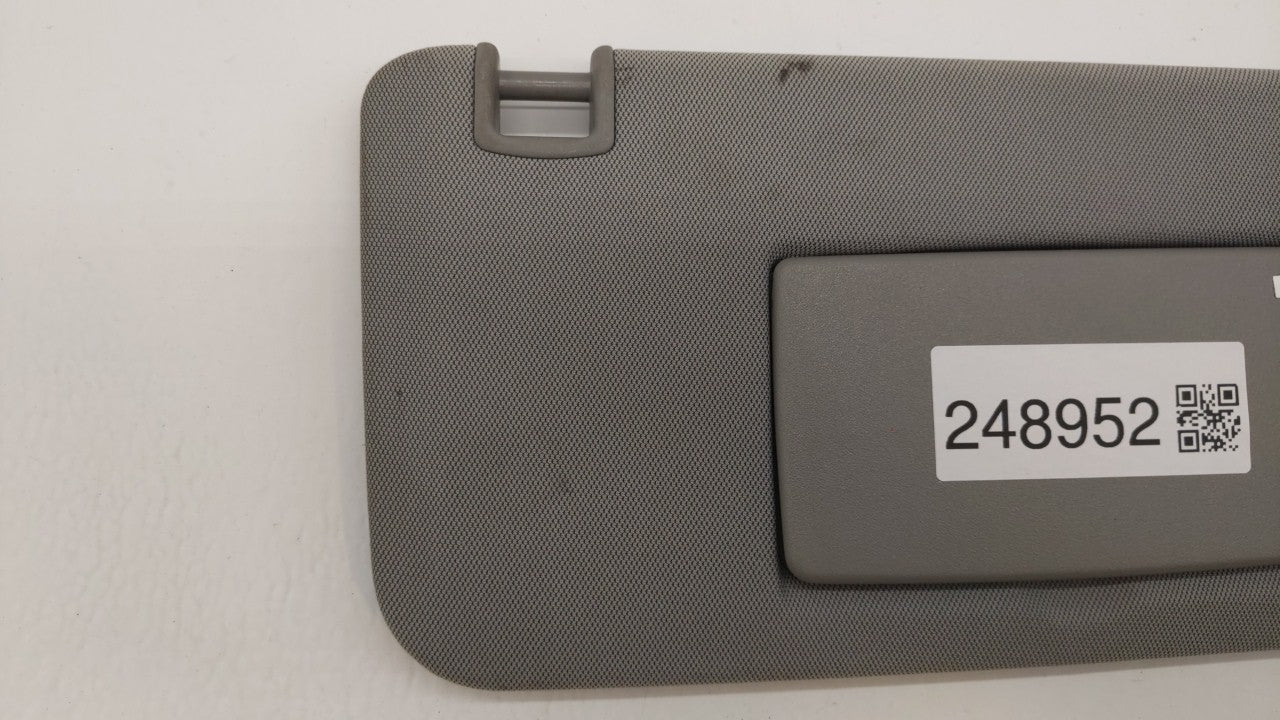 2017-2021 Chevrolet Trax Sun Visor Shade Replacement Passenger Right Mirror Fits Fits 2017 2018 2019 2020 2021 OEM Used Auto