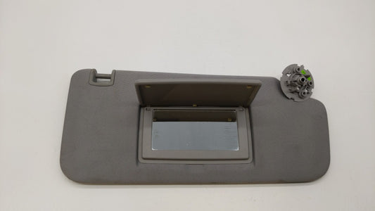 2017-2018 Chevrolet Trax Sun Visor Shade Replacement Passenger Right Mirror Fits Fits 2017 2018 OEM Used Auto Parts - Oemuse