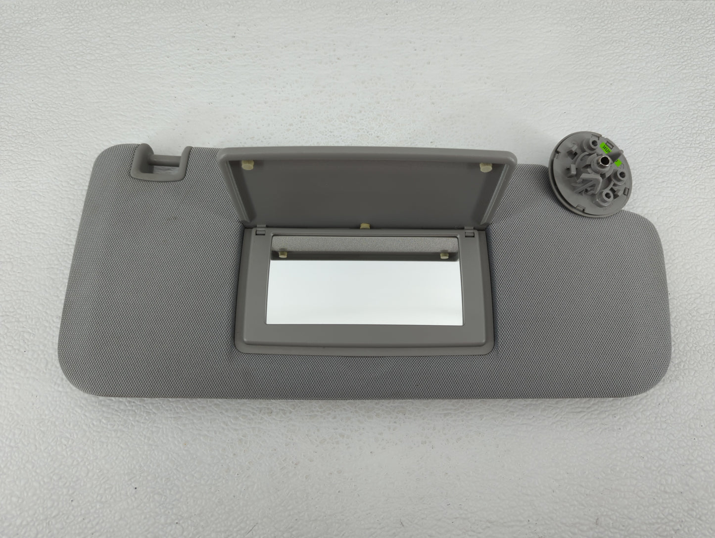 2017-2021 Chevrolet Trax Sun Visor Shade Replacement Passenger Right Mirror Fits Fits 2017 2018 2019 2020 2021 OEM Used Auto