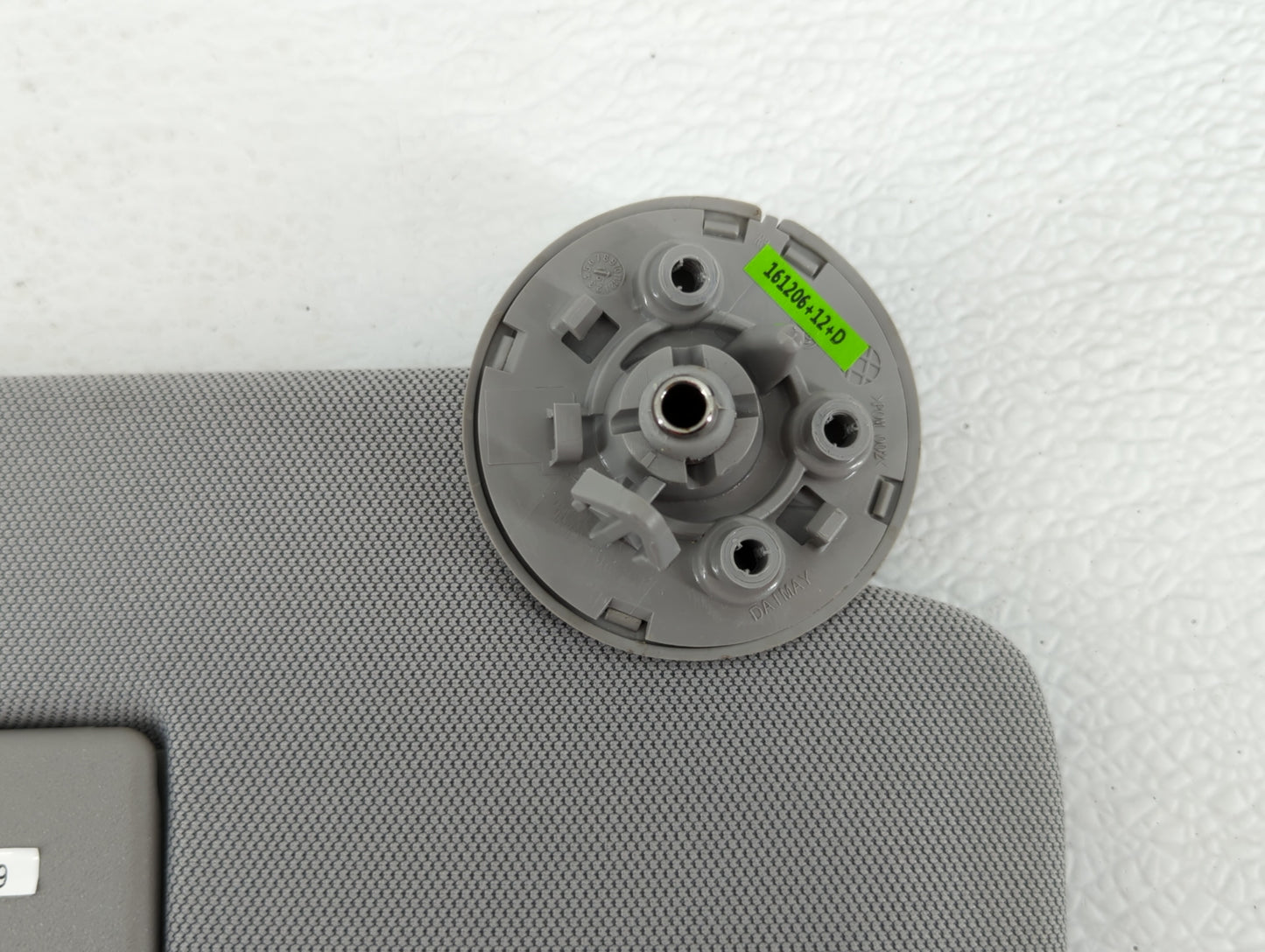 2017-2021 Chevrolet Trax Sun Visor Shade Replacement Passenger Right Mirror Fits Fits 2017 2018 2019 2020 2021 OEM Used Auto