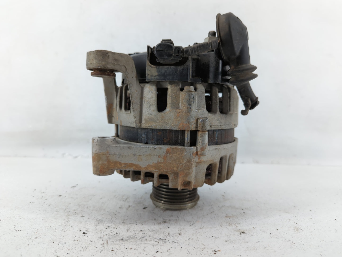 2013-2021 Chevrolet Trax Alternator Replacement Generator Charging Assembly Engine OEM P/N:13597226 Fits OEM Used Auto Parts