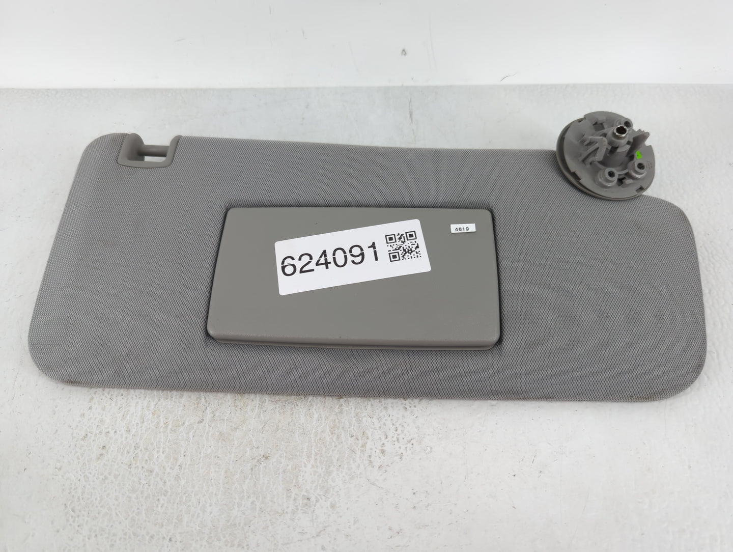 2017-2021 Chevrolet Trax Sun Visor Shade Replacement Passenger Right Mirror Fits Fits 2017 2018 2019 2020 2021 OEM Used Auto