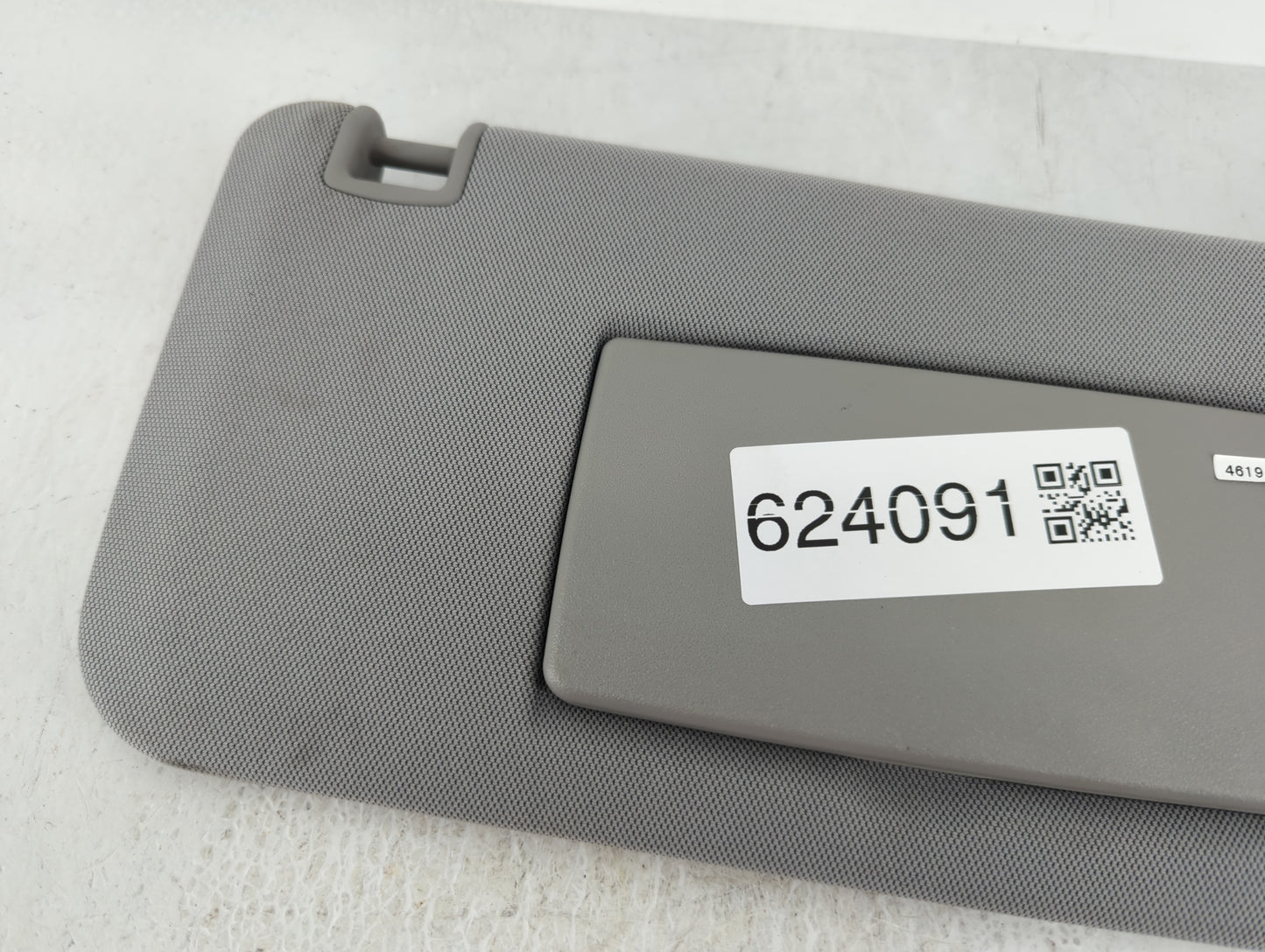 2017-2021 Chevrolet Trax Sun Visor Shade Replacement Passenger Right Mirror Fits Fits 2017 2018 2019 2020 2021 OEM Used Auto