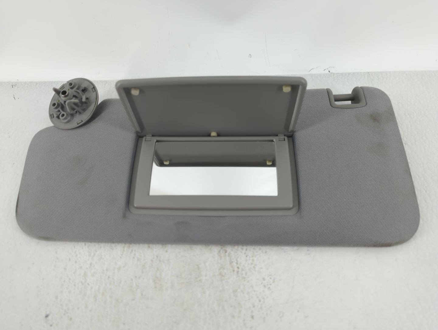 2017-2021 Chevrolet Trax Sun Visor Shade Replacement Driver Left Mirror Fits Fits 2017 2018 2019 2020 2021 OEM Used Auto Par